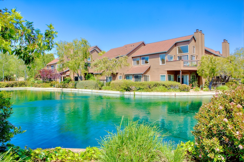 The Harbortown and Mariner's Isle Neighborhood in San Mateo